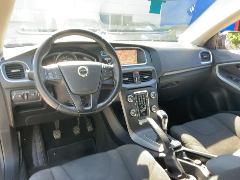 Volvo V40 Cross Country 2.0 D2 2017 – снимка 17