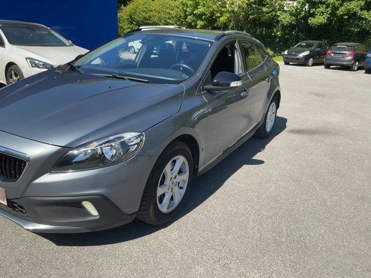 Volvo V40 Cross Country 2.0 D2 2017 – снимка 2