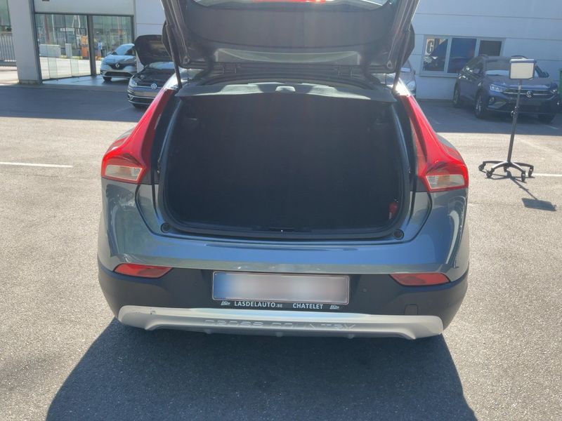 Volvo V40 Cross Country 2.0 D2 2017 – снимка 15