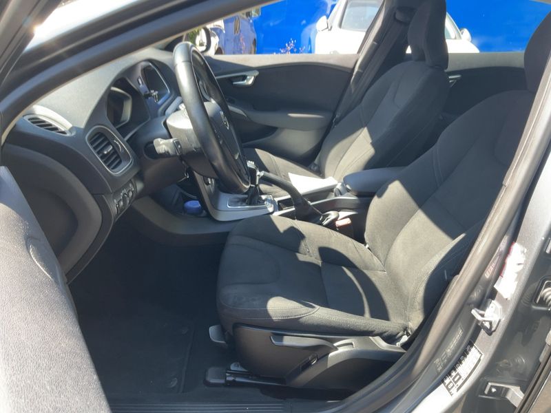 Volvo V40 Cross Country 2.0 D2 2017 – снимка 16