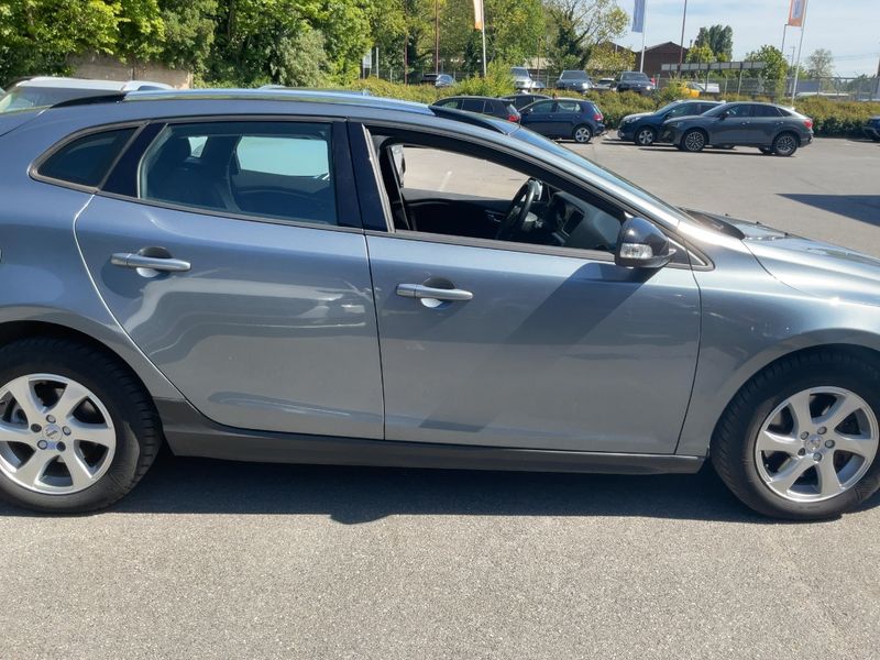 Volvo V40 Cross Country 2.0 D2 2017 – снимка 10