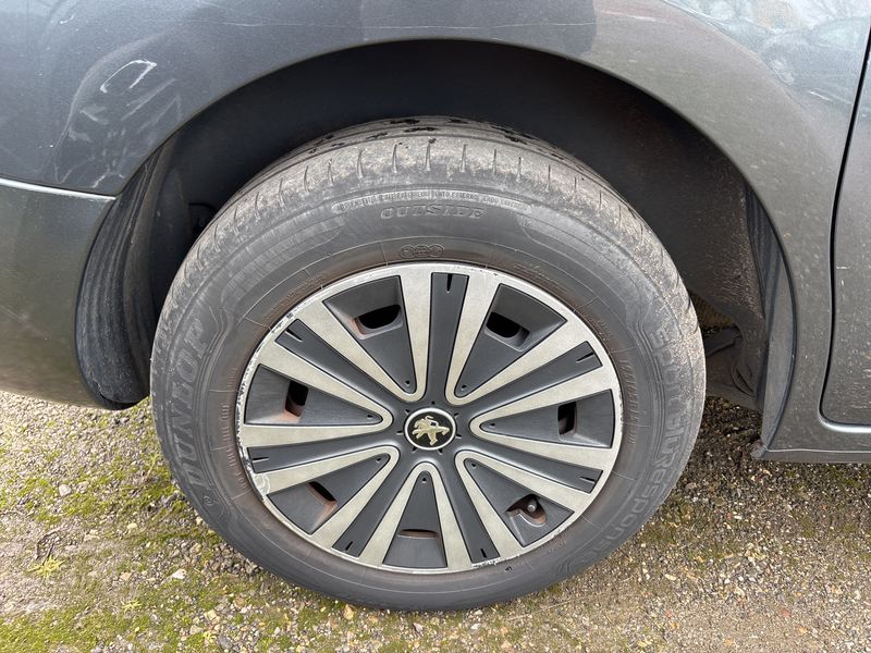 Peugeot Partner 1.2 PureTech Active 2018 – снимка 28