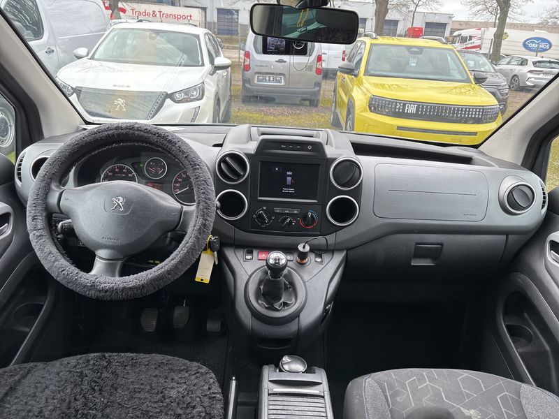 Peugeot Partner 1.2 PureTech Active 2018 – снимка 11