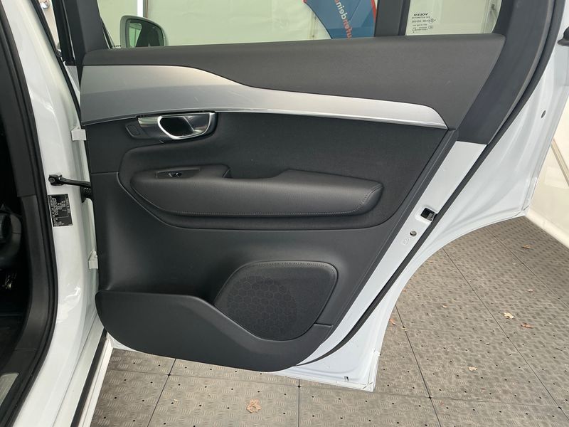 Volvo XC90 2.0 D5 Momentum AWD 2018 – снимка 26