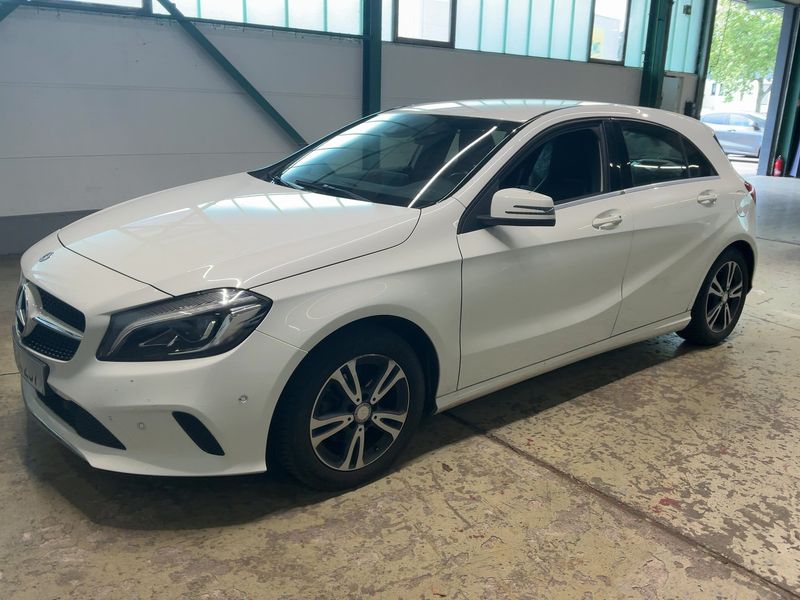 Mercedes-Benz A-Klasse A 180 CDI BlueEfficiency Style 2016 – снимка 2