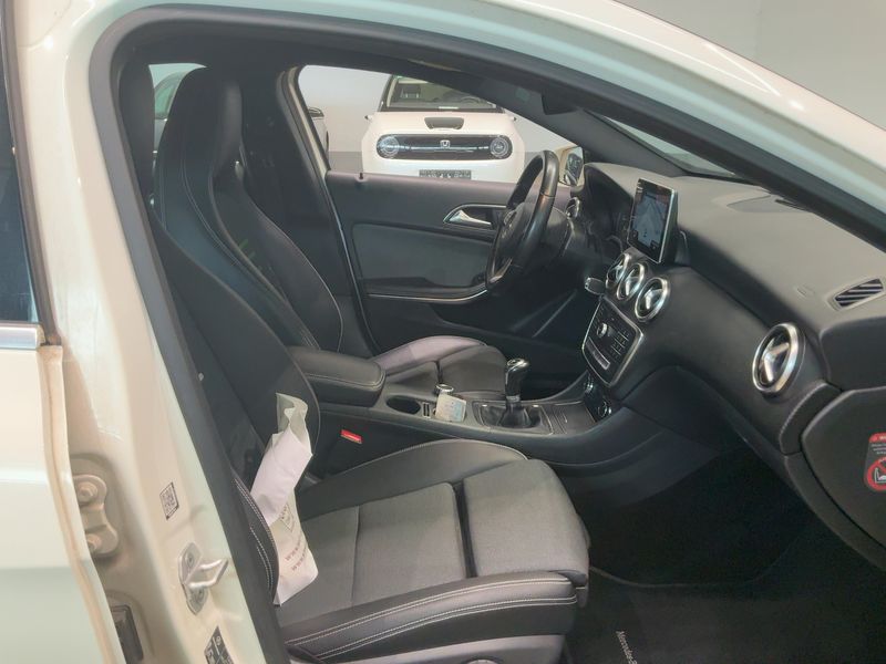 Mercedes-Benz A-Klasse A 180 CDI BlueEfficiency Style 2016 – снимка 17