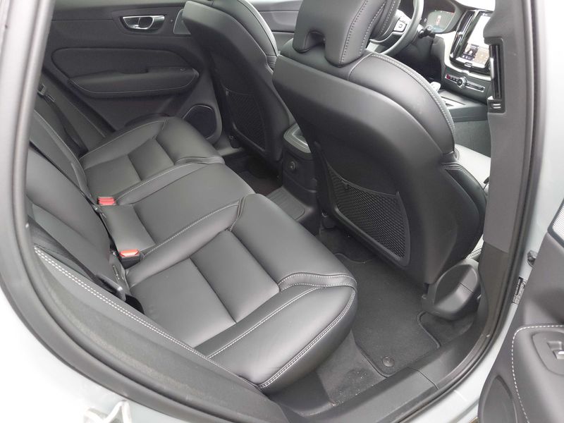 Volvo XC60 2.0 T6 Recharge Plug-in Hybrid Ultra Dark AWD 2025 – снимка 14