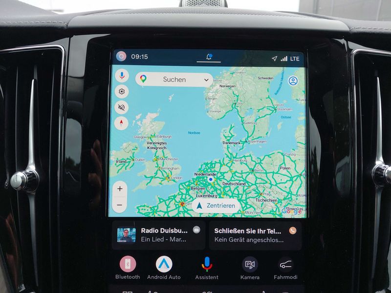 Volvo XC60 2.0 T6 Recharge Plug-in Hybrid Ultra Dark AWD 2025 – снимка 13