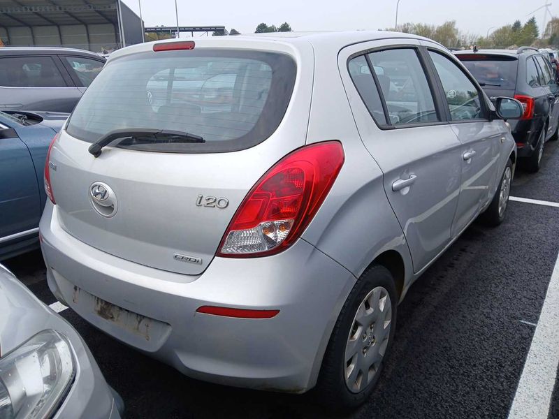 Hyundai i20 1.1 CRDi 5 Star Edition 2013 – снимка 5