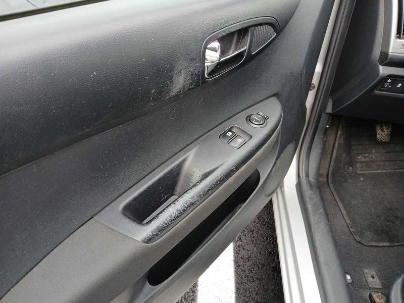 Hyundai i20 1.1 CRDi 5 Star Edition 2013 – снимка 42