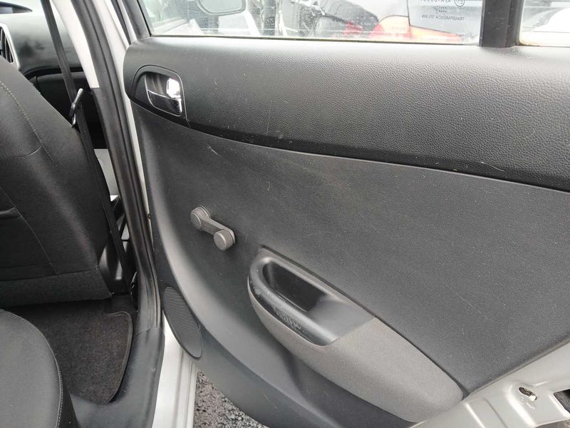 Hyundai i20 1.1 CRDi 5 Star Edition 2013 – снимка 44