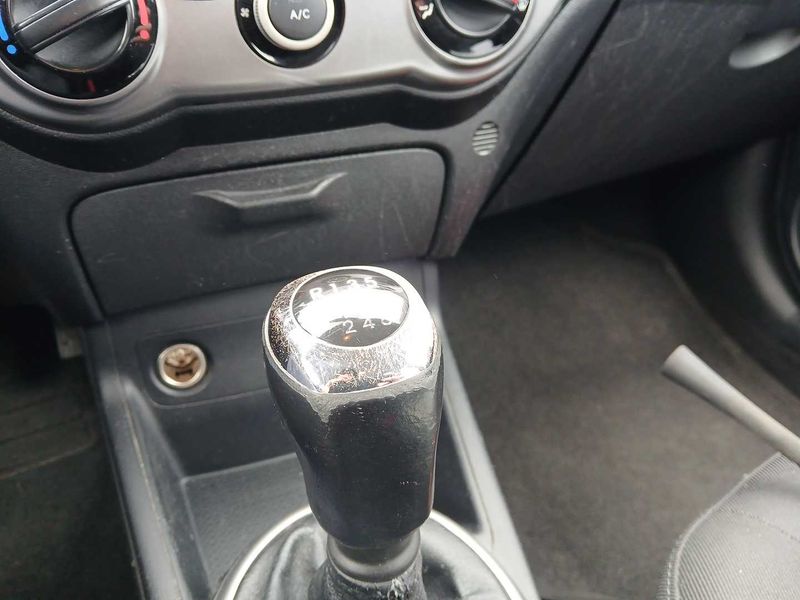 Hyundai i20 1.1 CRDi 5 Star Edition 2013 – снимка 51