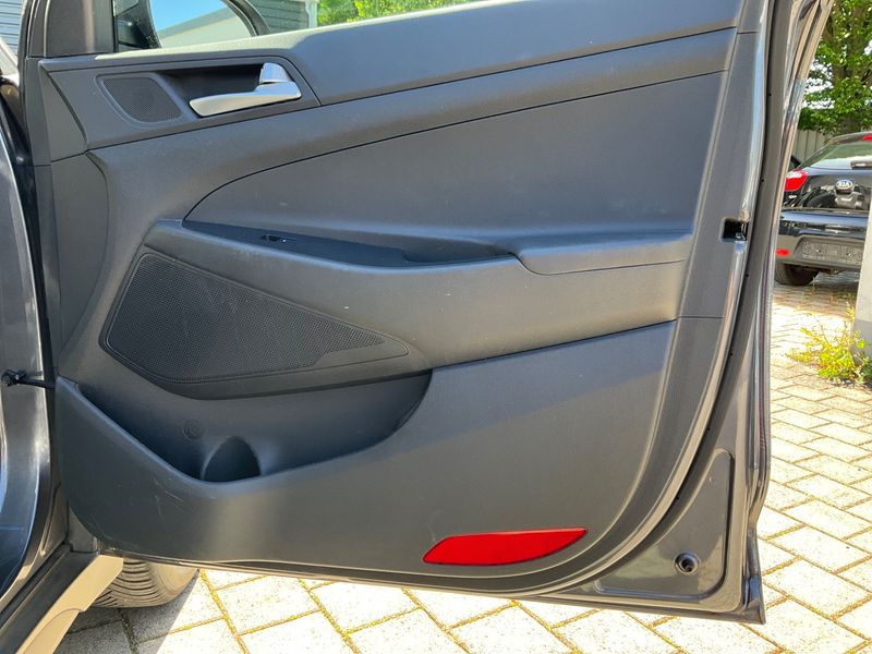 Hyundai Tucson 1.6 TGDI Intro Edition 2WD 2016 – снимка 33