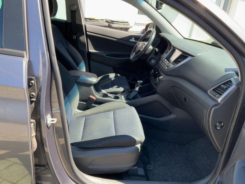 Hyundai Tucson 1.6 TGDI Intro Edition 2WD 2016 – снимка 16