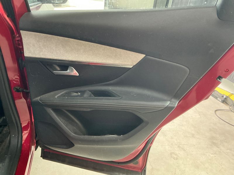 Peugeot 3008 1.2 PureTech GT 2022 – снимка 37