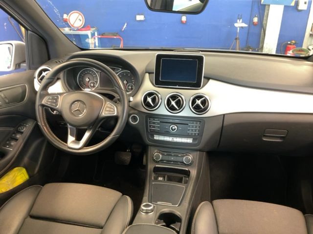 Mercedes-Benz B-Klasse B 160 Urban 2016 – снимка 17