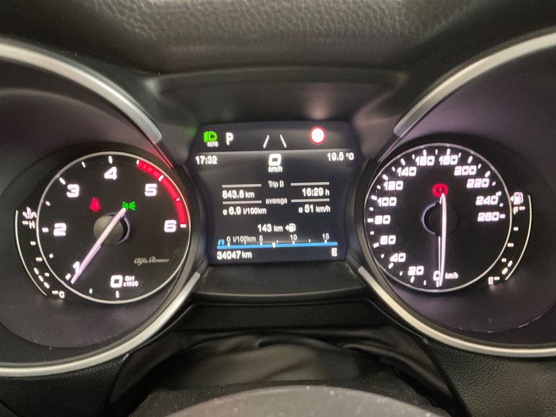 Alfa Romeo Stelvio 2.2 JTDM Ti Q4 2022 – снимка 18