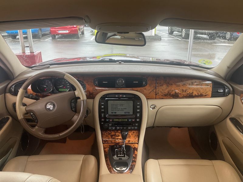 Jaguar XJ 2.7 D V6 Executive 2007 – снимка 17