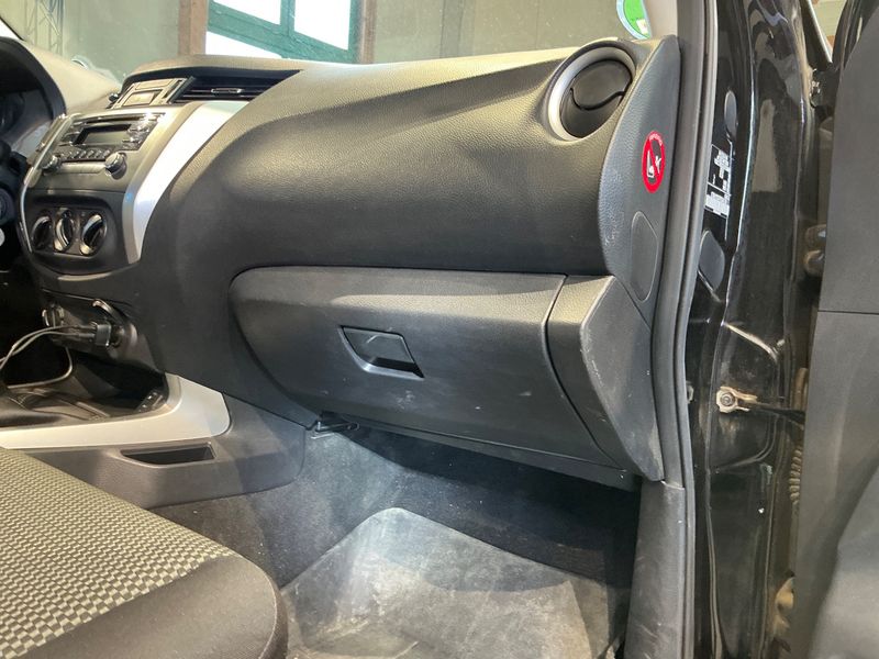 Nissan NP300 Pick-up 2.3 dCi Visia Double Cab 4x4 2021 – снимка 28