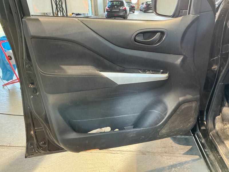 Nissan NP300 Pick-up 2.3 dCi Visia Double Cab 4x4 2021 – снимка 27