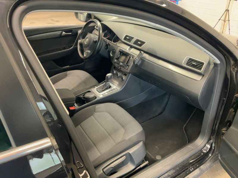 Volkswagen Passat 2.0 TDI Business Edition BlueMotion Tech 2014 – снимка 17