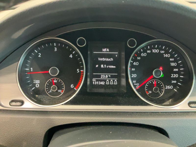 Volkswagen Passat 2.0 TDI Business Edition BlueMotion Tech 2014 – снимка 19