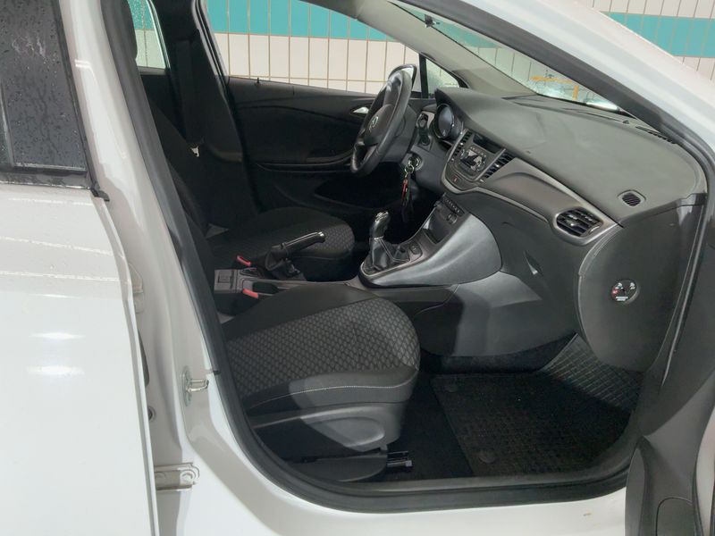 Opel Astra 1.0 Turbo Selection Start/Stop 2017 – снимка 16
