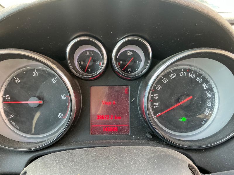 Opel Astra 1.7 CDTI Sport 2010 – снимка 4