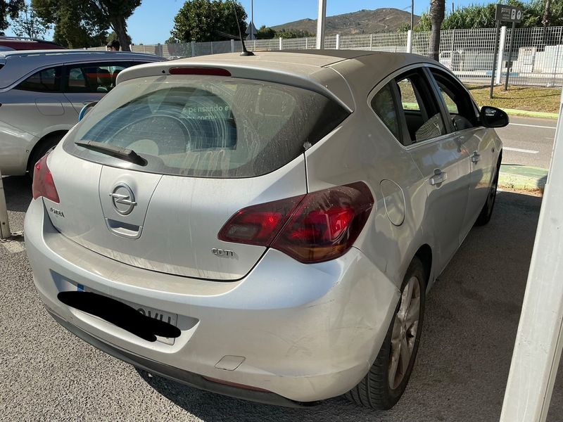Opel Astra 1.7 CDTI Sport 2010 – снимка 2