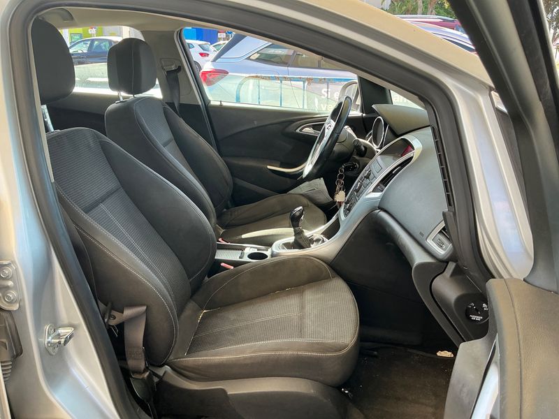 Opel Astra 1.7 CDTI Sport 2010 – снимка 3