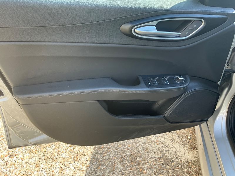 Alfa Romeo Giulia 2.2 JTDM 2017 – снимка 30