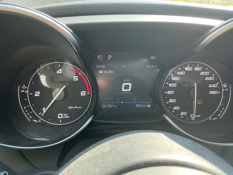 Alfa Romeo Giulia 2.2 JTDM 2017 – снимка 18