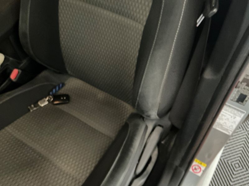 Toyota Auris 1.8 Hybrid Style 2017 – снимка 21