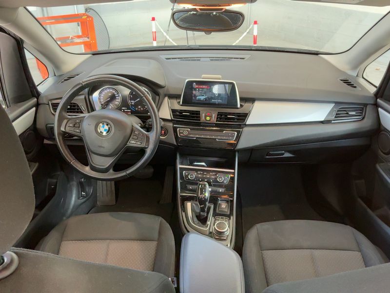 BMW 2er 218i Active Tourer Advantage 2020 – снимка 17