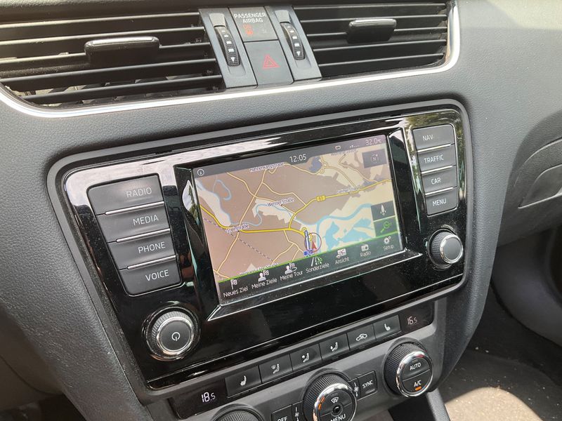 Skoda Octavia 1.4 TSI Joy 2016 – снимка 19