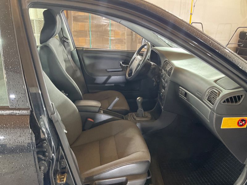 Volvo V40 1.9 D 2001 – снимка 3