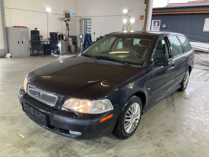 Volvo V40 1.9 D 2001 – снимка 1