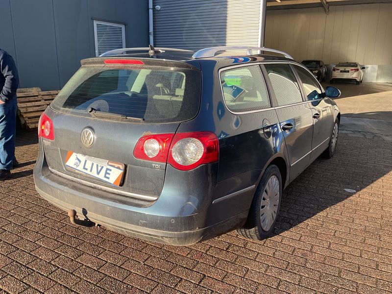 Volkswagen Passat 1.9 TDI Comfortline 2008 – снимка 2