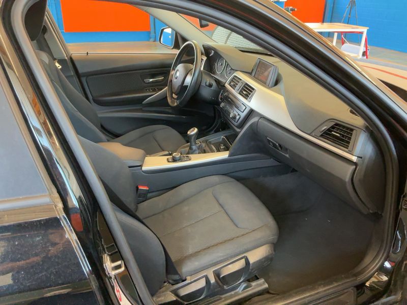 BMW 3er 316i 2013 – снимка 17