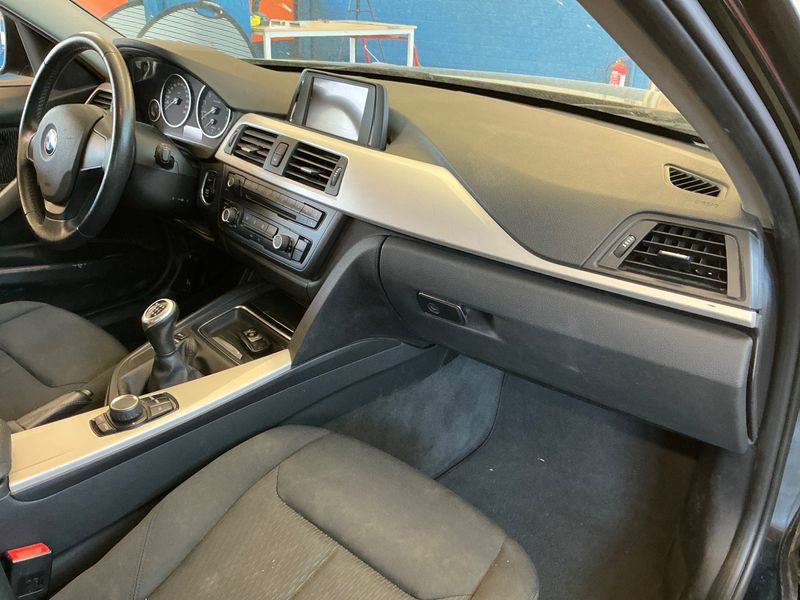 BMW 3er 316i 2013 – снимка 26