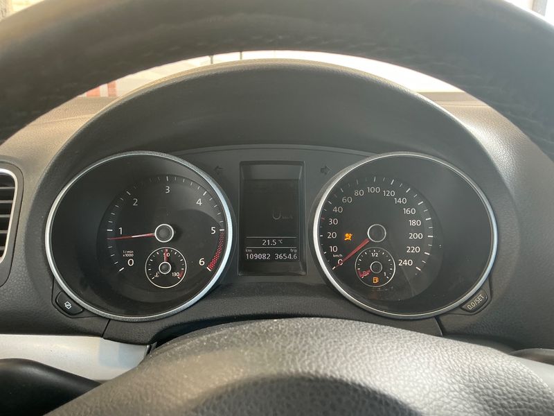 Volkswagen Golf VI 1.6 TDI Highline 2010 – снимка 13