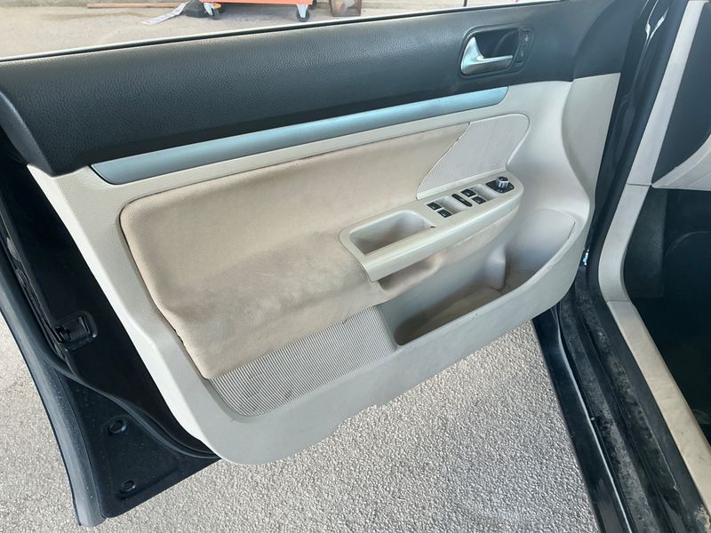 Volkswagen Golf VI 1.6 TDI Highline 2010 – снимка на щета 37