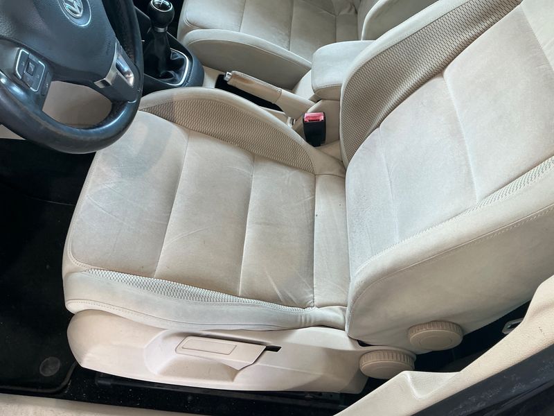Volkswagen Golf VI 1.6 TDI Highline 2010 – снимка на щета 38