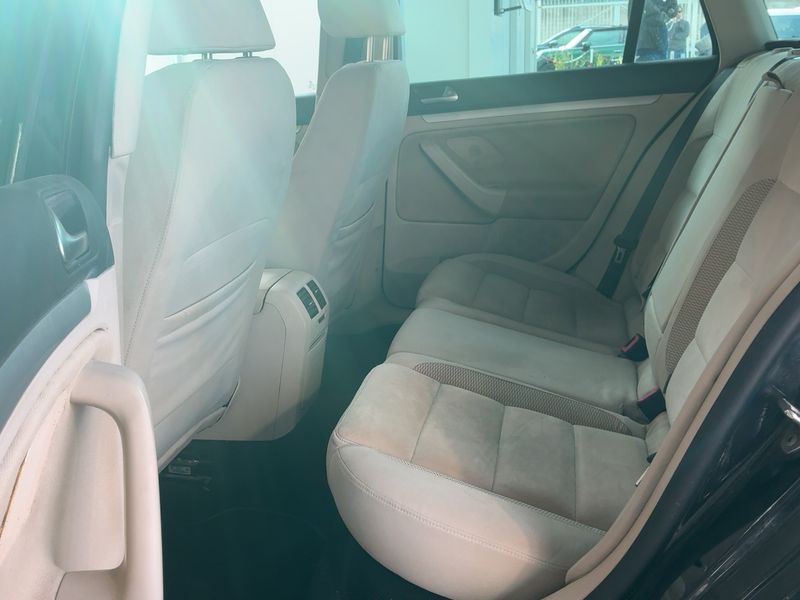 Volkswagen Golf VI 1.6 TDI Highline 2010 – снимка 14