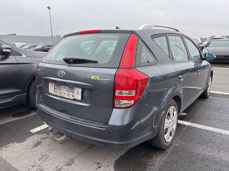 Kia cee'd 1.6 CRDi EX 2010 – снимка 5