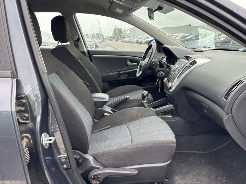Kia cee'd 1.6 CRDi EX 2010 – снимка 10