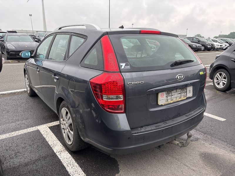 Kia cee'd 1.6 CRDi EX 2010 – снимка 3
