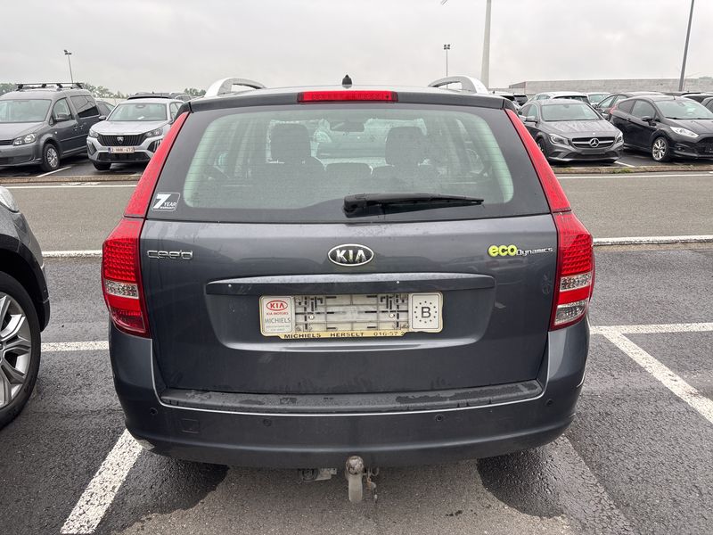 Kia cee'd 1.6 CRDi EX 2010 – снимка 4