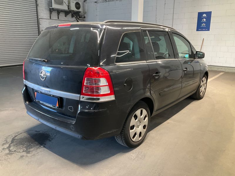 Opel Zafira 1.8 Design Edition 2011 – снимка 2