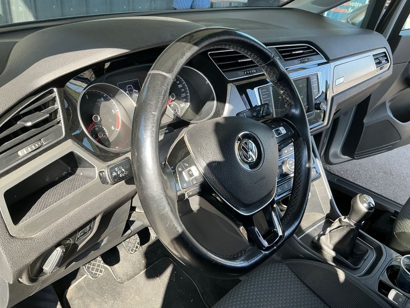 Volkswagen Touran 1.6 TDI Comfortline BlueMotion Tech 2016 – снимка 28